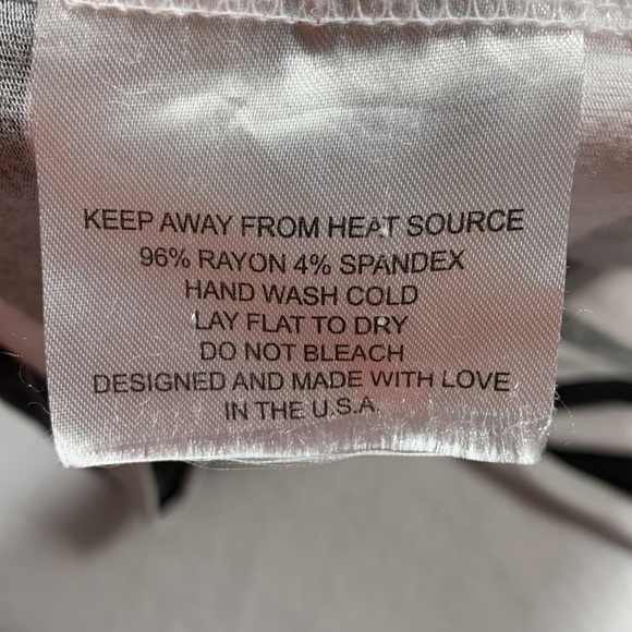 Milk Snob Multifunctional Cover - Black & White Signature Stripe - Picture 5 of 6